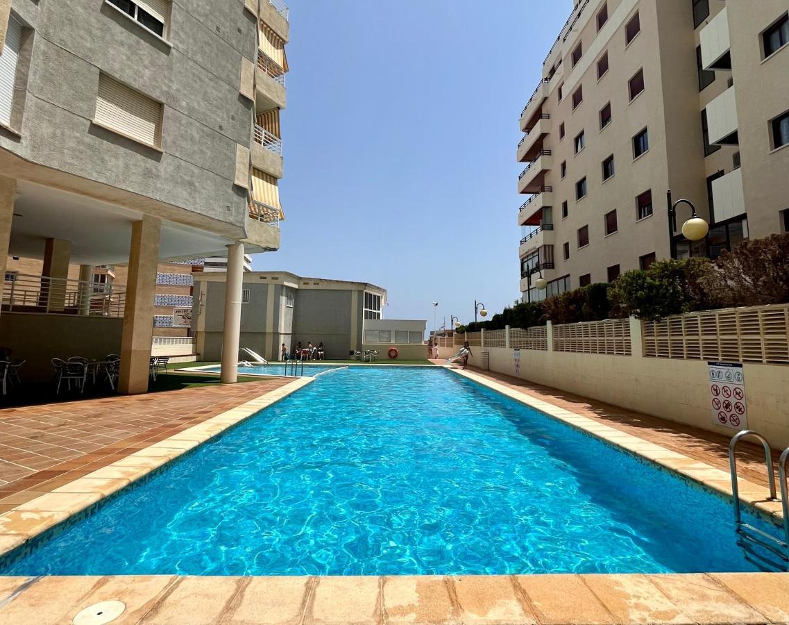 Primera Linea Con Piscina En 칼페 외부 사진